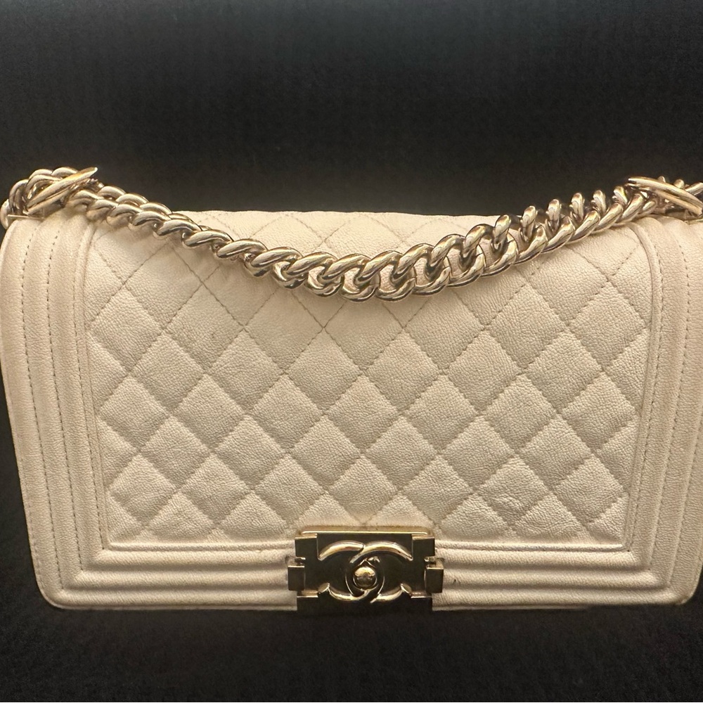 CHANEL Cream Quilted Boy Flap Shoulder Bag with Gold Chain